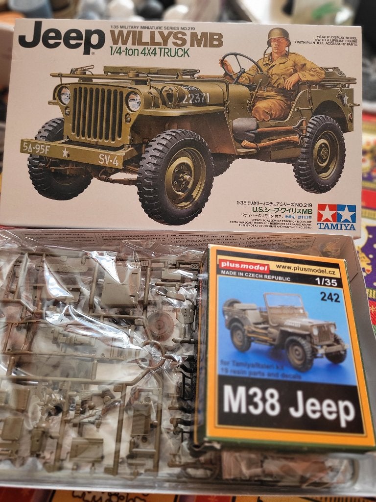 Tamiya 1 /35   / plus model M38, Enlèvement ou Envoi, Comme neuf, Autres types, 1:32 à 1:50