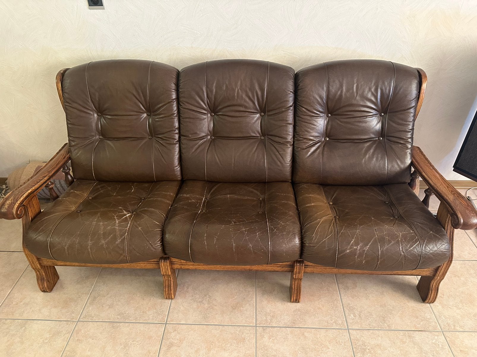 Vintage lederen 3‑zit – massief hout – stevige kwaliteit, Huis en Inrichting, Zetels | Zetels, Ophalen, Gebruikt, Hout