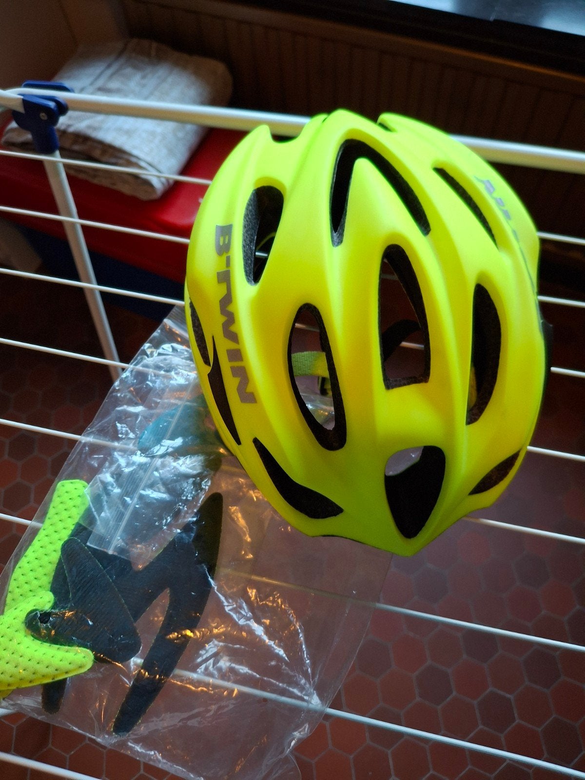 mountainbike helm geel, Ophalen, Zo goed als nieuw, Heer of Dame, Decathlon Btwin