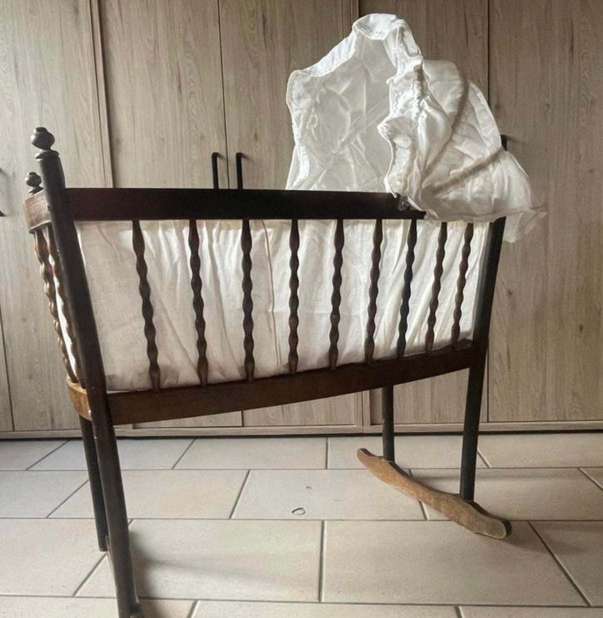 Houten wieg, Ophalen, Gebruikt, Wieg
