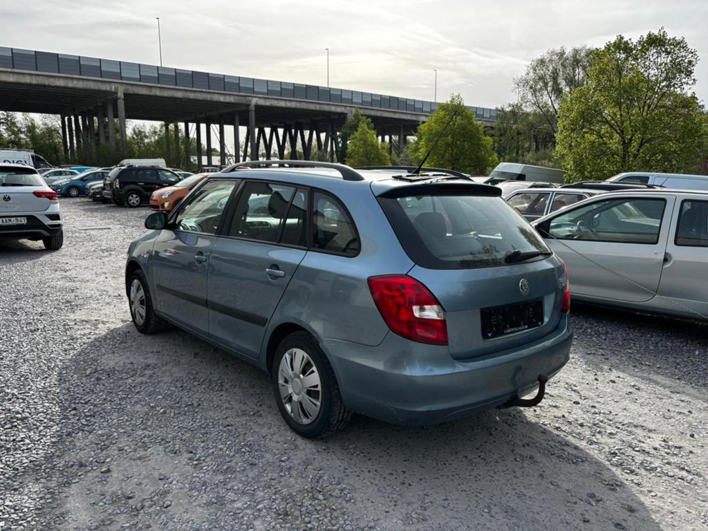 SKODA FABIA, Argent ou Gris, Achat, Entreprise, Boîte manuelle