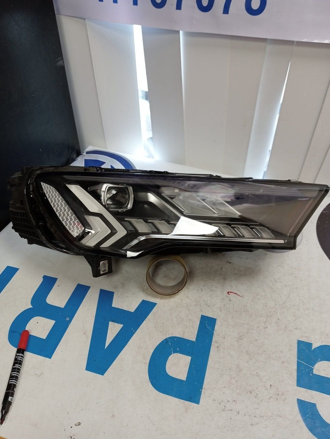 Audi Q7 Koplamp rechts 4mo941040c, Gebruikt, -, -, -