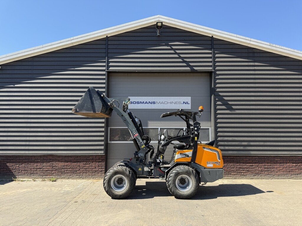 Giant G2700 X-TRA HD+ minishovel / kniklader 2024 350 uur, Zakelijke goederen, Tobroco, Info@tobroco.nl, Sprendlingenstraat 57
5061 KM  Oisterwijk, NL