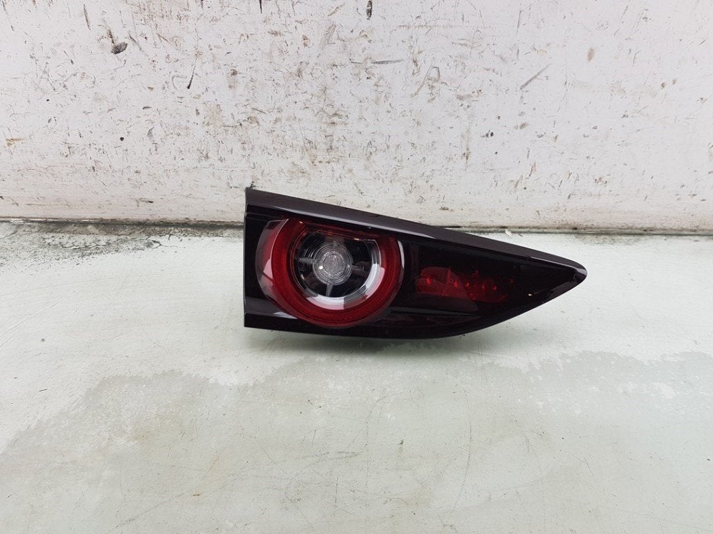 FEU ARRIÈRE GAUCHE Mazda 3 Sport (BP) (01-2018/-), Hitdorfer Straße 73
51371  Leverkusen, DE, Mazda, Utilisé, Info@mazda.de