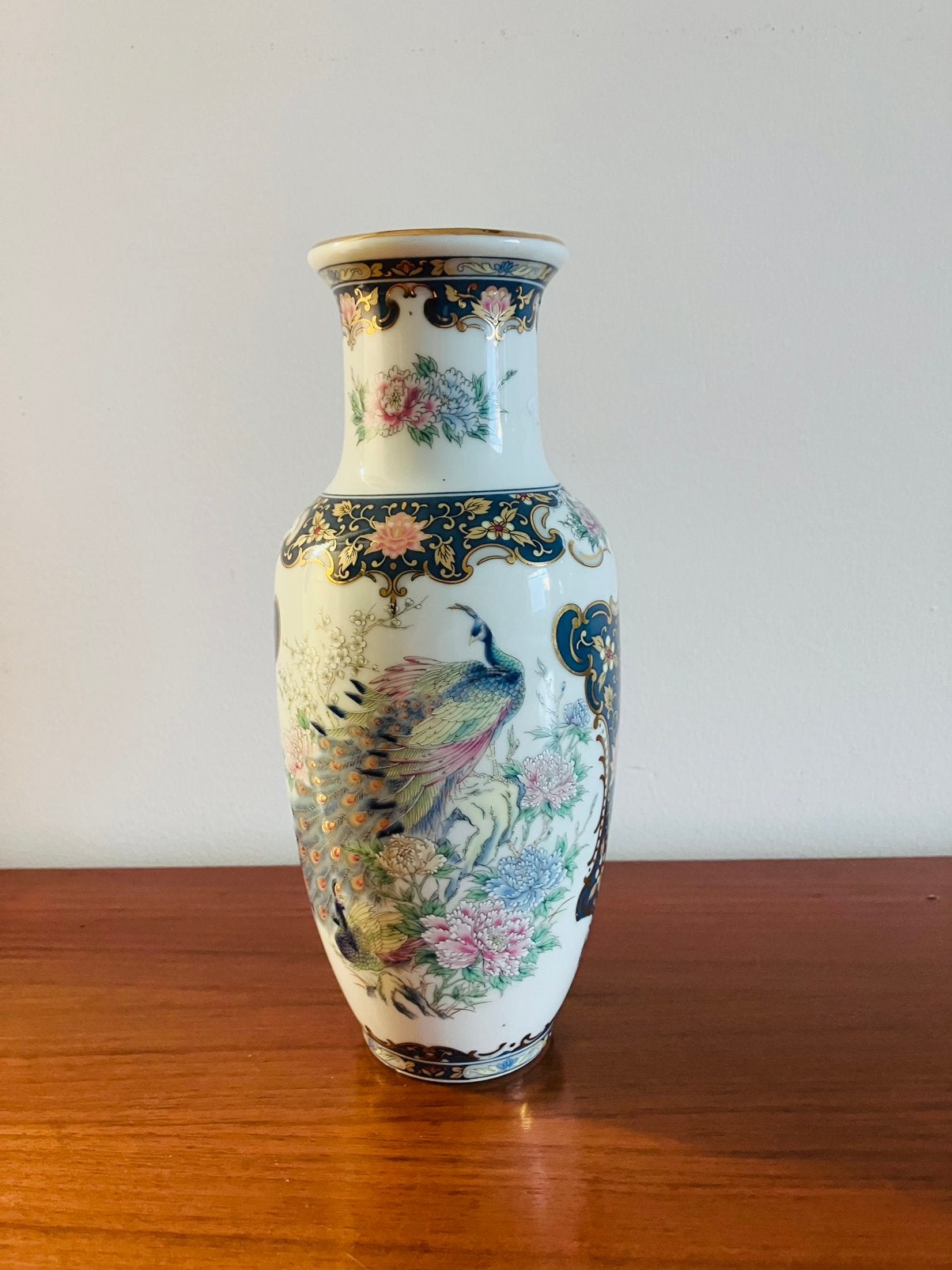 Vintage Chinoiserie vaas van Vaga International. Pauw, Ophalen