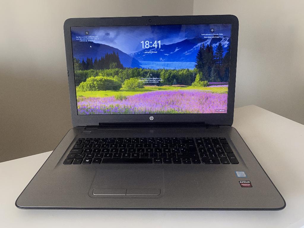 HP 17 inch beeldscherm voor Windows 11, Computers en Software, Windows Laptops, Ophalen, 2 tot 3 Ghz, 8 GB, I5-7200u