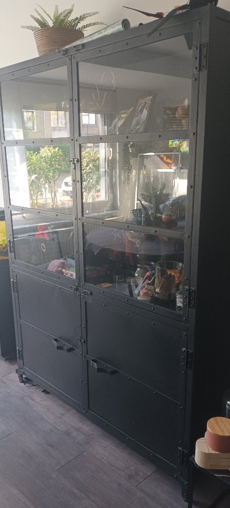 Grote vitrinekast metaal, Huis en Inrichting, Ophalen, Metaal