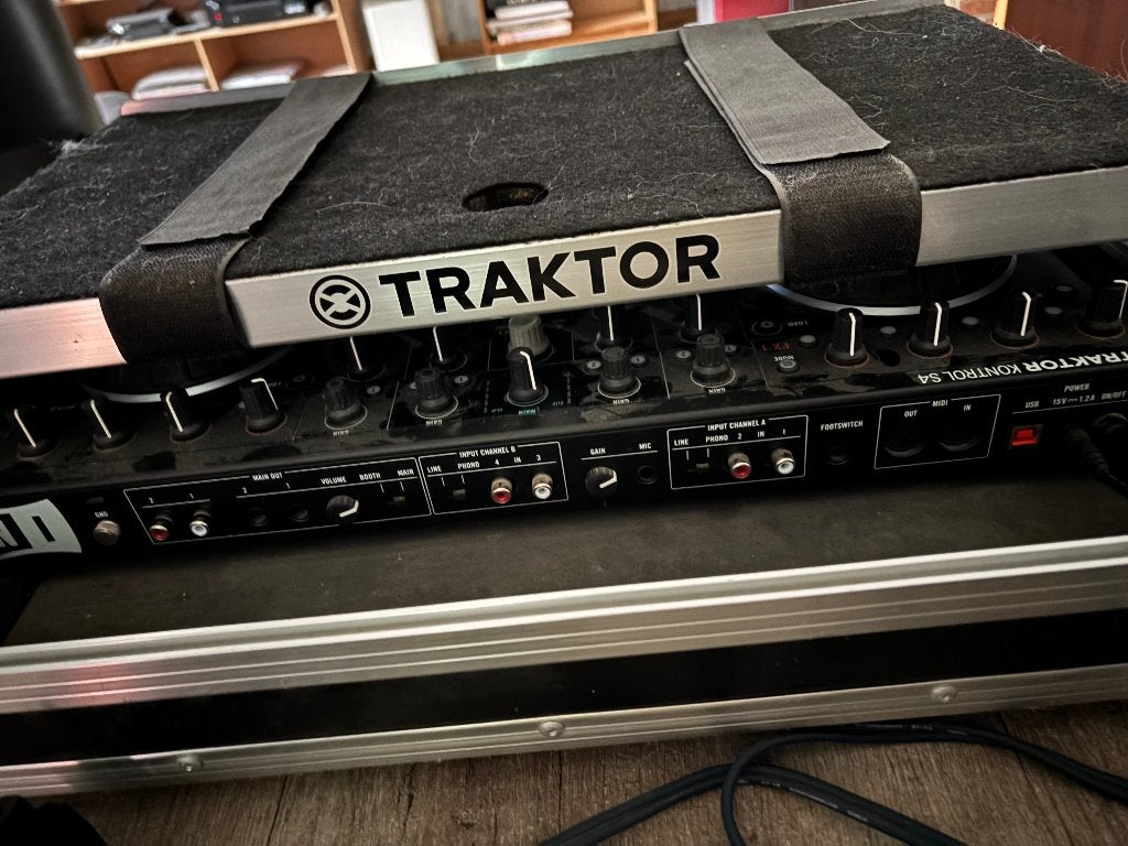 traktor Kontroller S4, Musique & Instruments, DJ sets & Platines, Enlèvement, Utilisé, DJ-Set, Autres marques