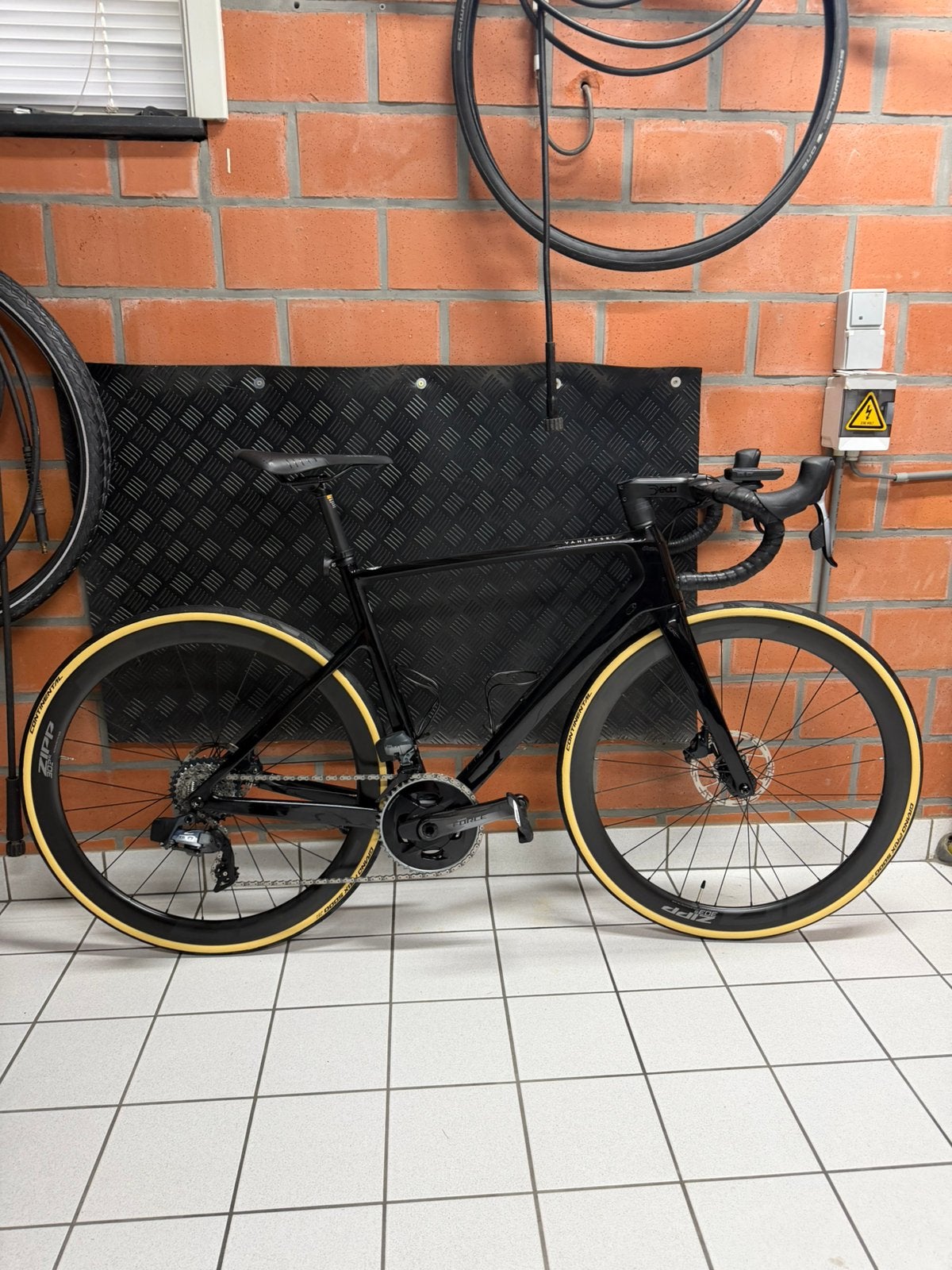 Van Rysel EDR CF Full Carbon – SRAM Force AXS, Enlèvement, Carbone