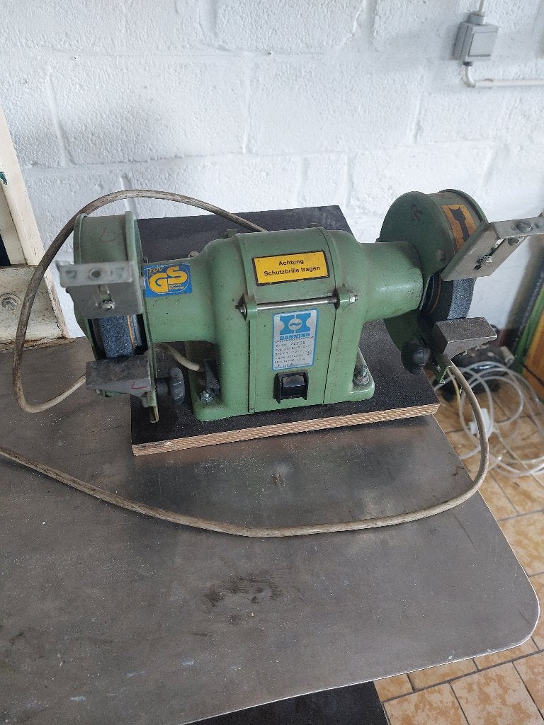 Slijpsteen, Ophalen, Zo goed als nieuw, 700 tot 1000 watt, Werkbankslijpmachine