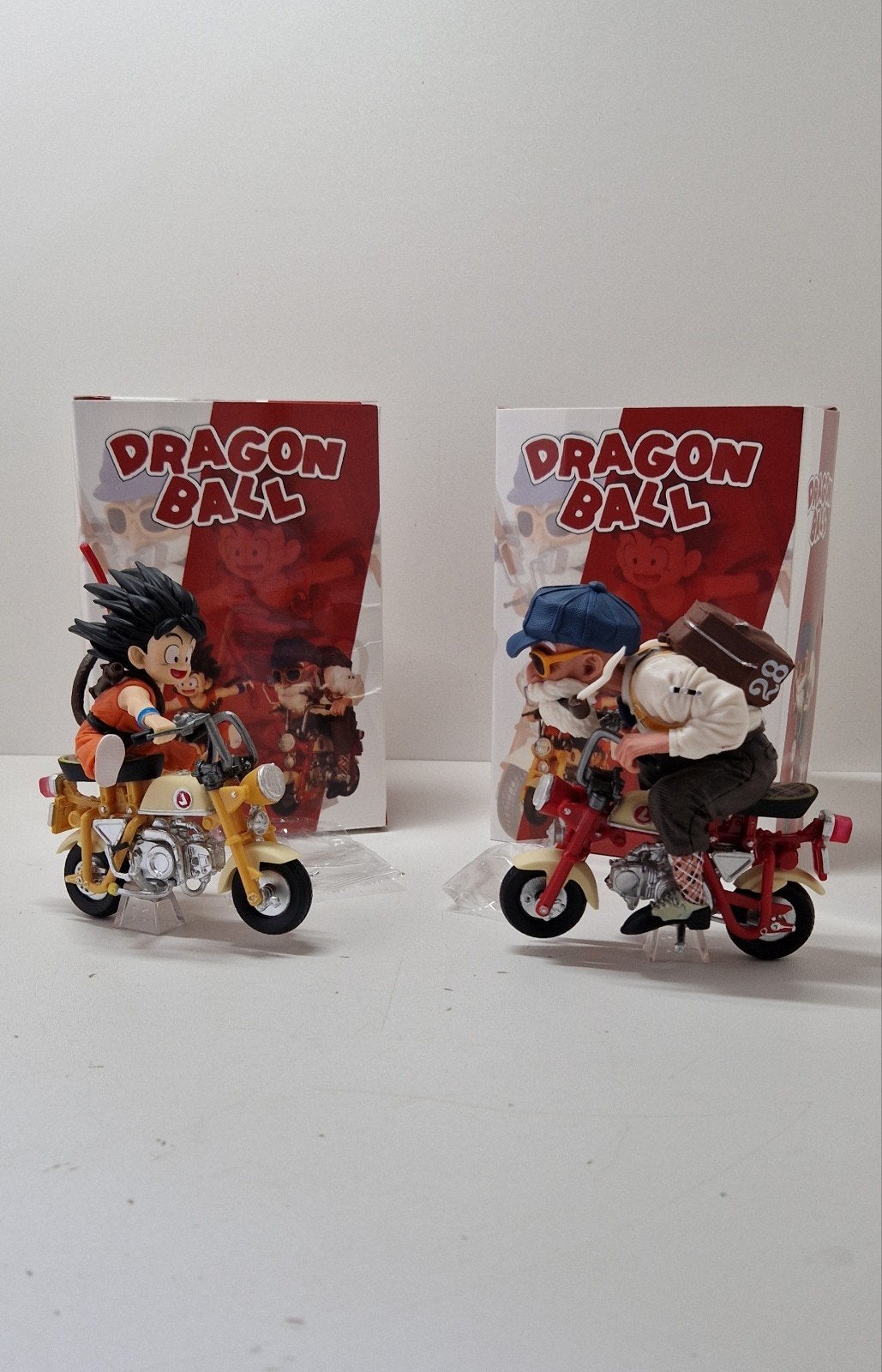 Honda Dax Monkey Minitrail Z50A Z50M   2x Dragon Ball poppen, Verzamelen, Poppetjes en Figuurtjes, Verzenden