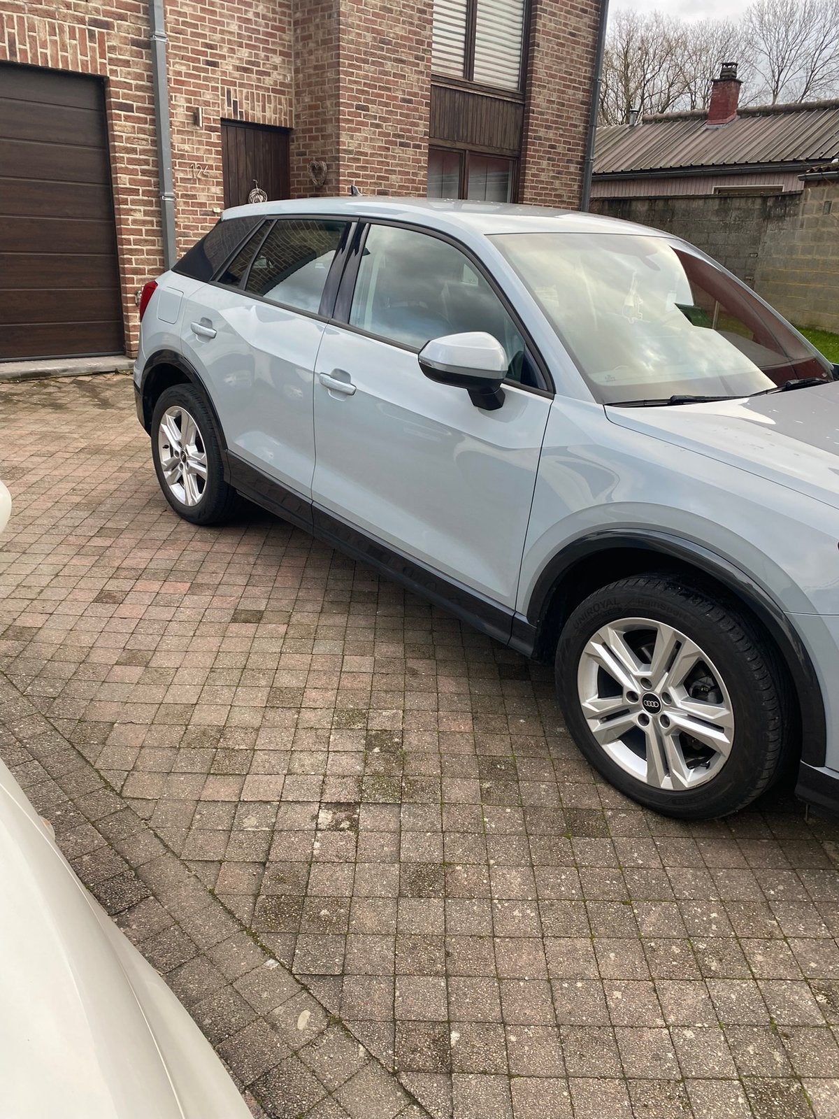 Audi Q2 30 tdi 2.0l 116cv, Cuir, Argent ou Gris, Bluetooth, Noir