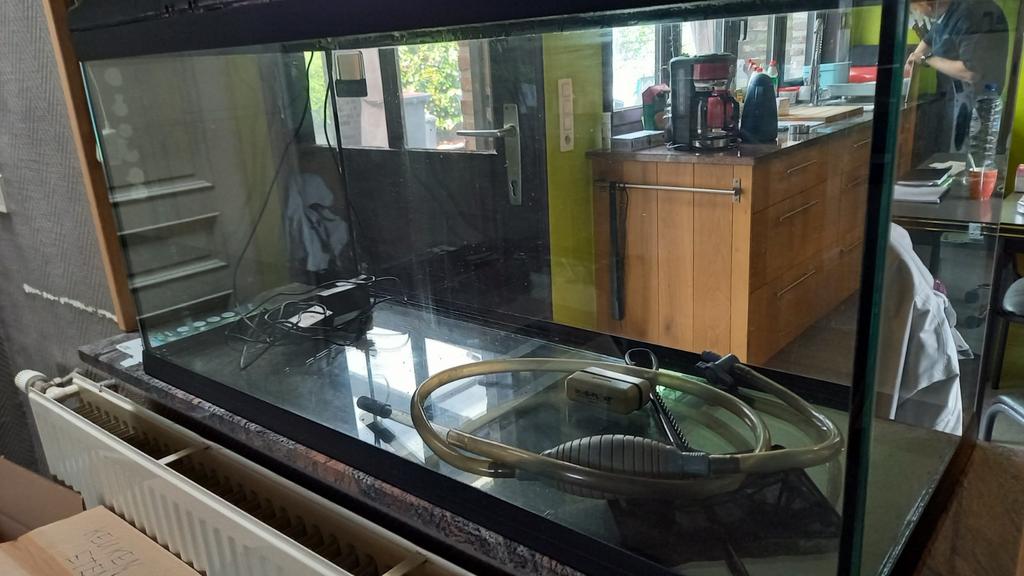Groot aquarium cayman 240liter"moet dringend weg! ", Ophalen