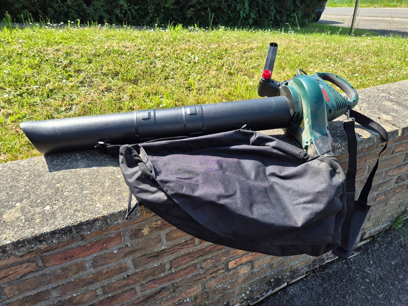 Aspirateur/souffleur de jardin et tronçonneuse, Jardin & Terrasse