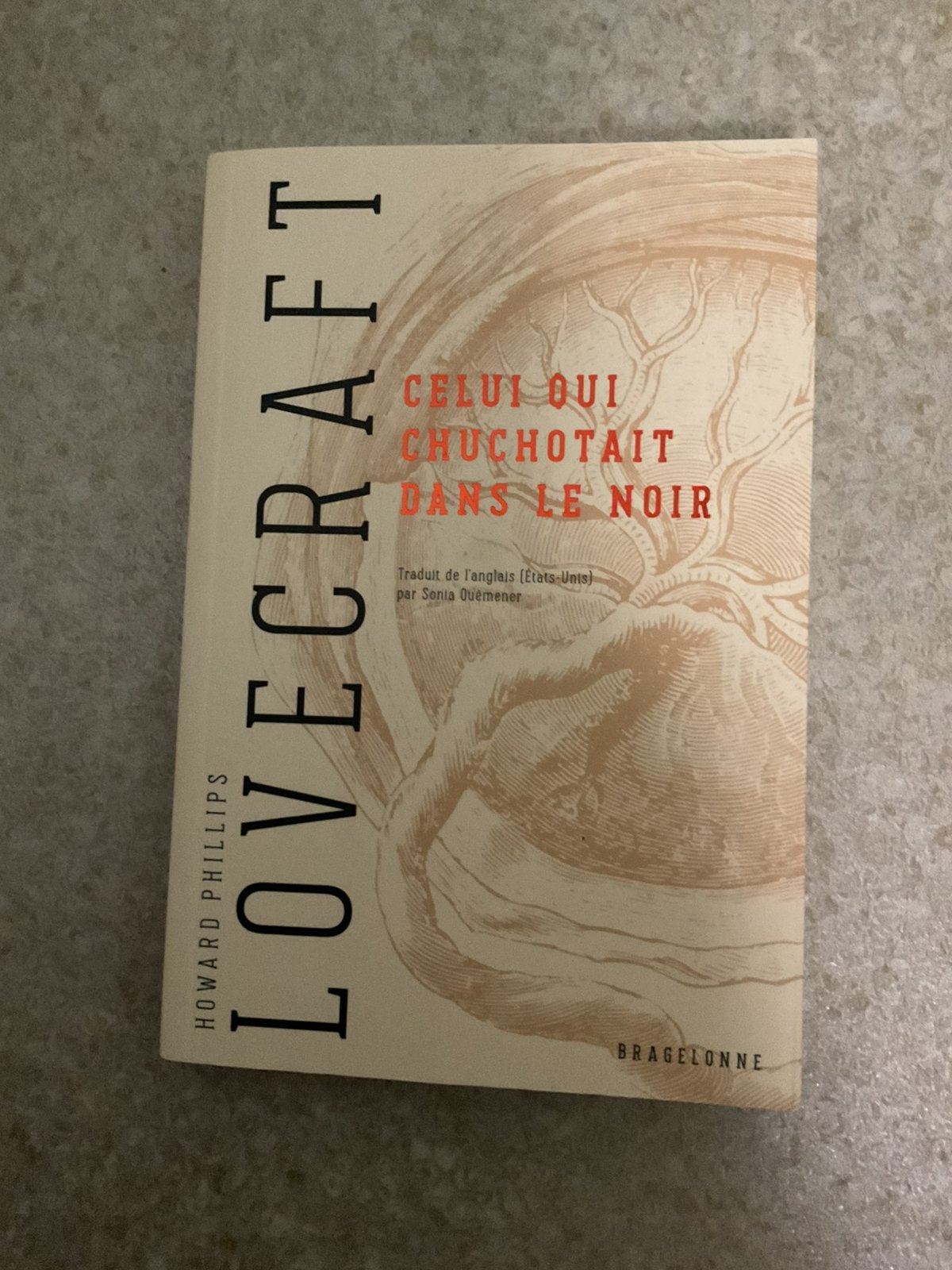 Celui qui chuchotait dans le noir, Ophalen, Nieuw