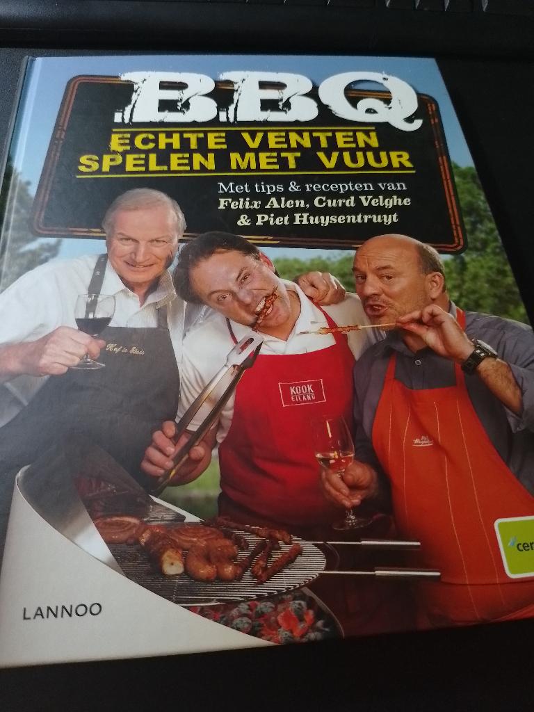 Nieuwe set bbq boek + bbq bestek, Ophalen of Verzenden, Nieuw, Barbecoock