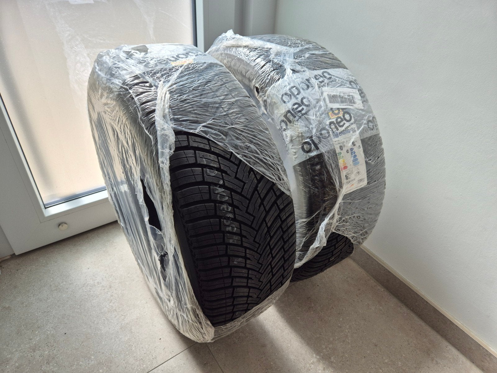 Pirelli Scorpion All Season SF2 
235/50R19 130 H XL, COMPLE, Neuf, 4 Saisons, Pneu(s), 235 mm