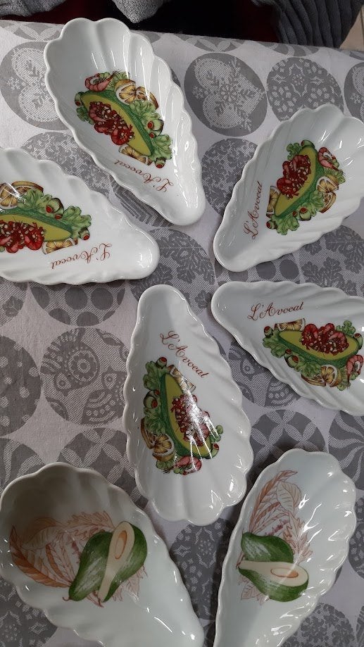 10 coquilles d'avocat, snack en porcelaine, comme neuf, Enlèvement ou Envoi, Comme neuf, Autres types, Autres styles