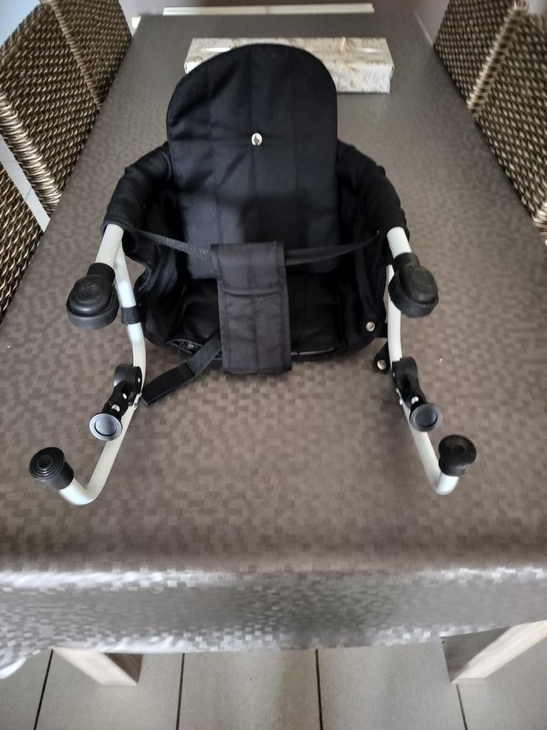 Kinderstoel voor aan tafel, Enlèvement