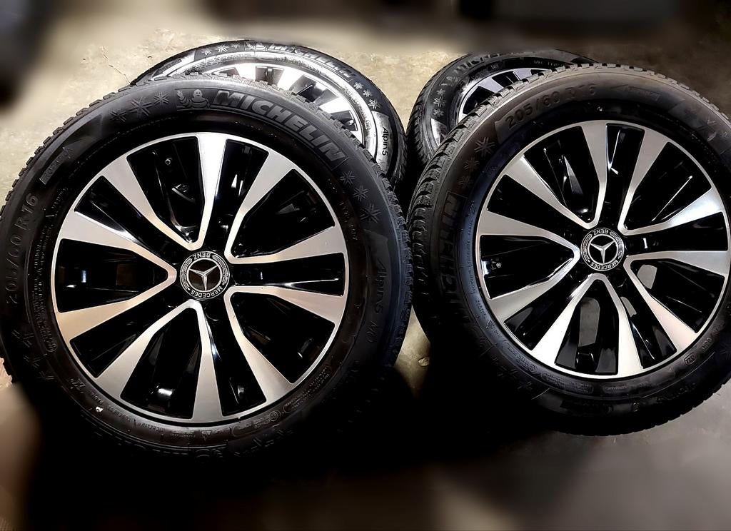 Original Mercedes A classe w177 classe B CLA avec pneu hiver, Autos : Pièces & Accessoires, Pneus & Jantes, Enlèvement, Pneus hiver