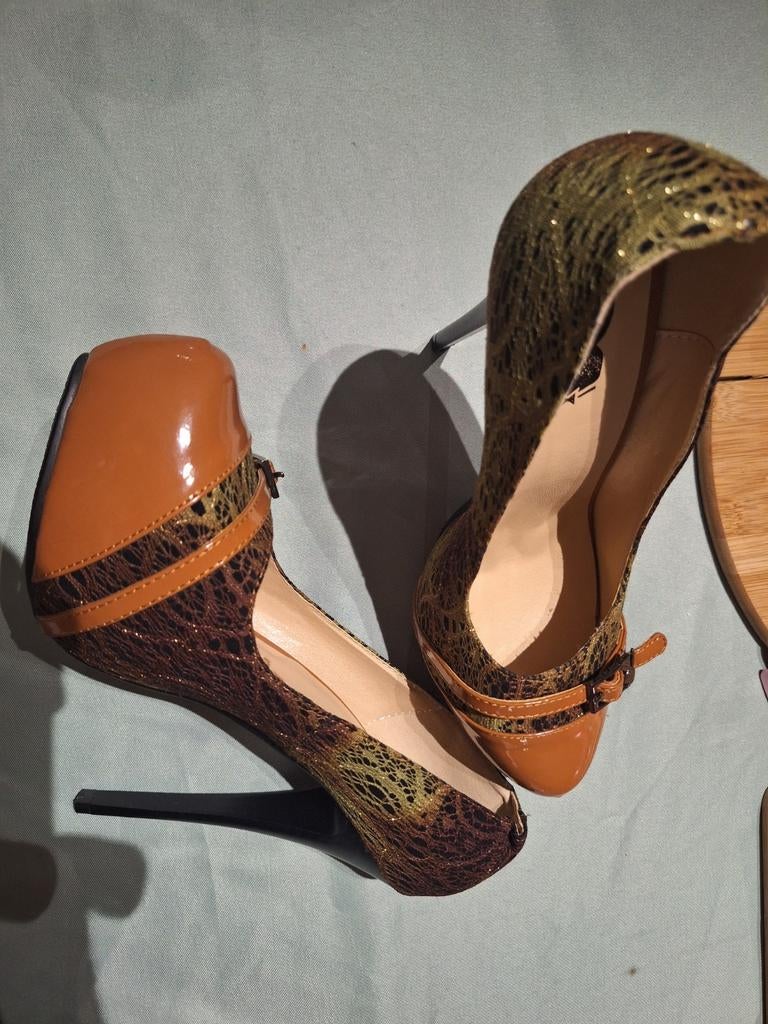 Pumps, Pumps, Bruin, Playboy, Nieuw