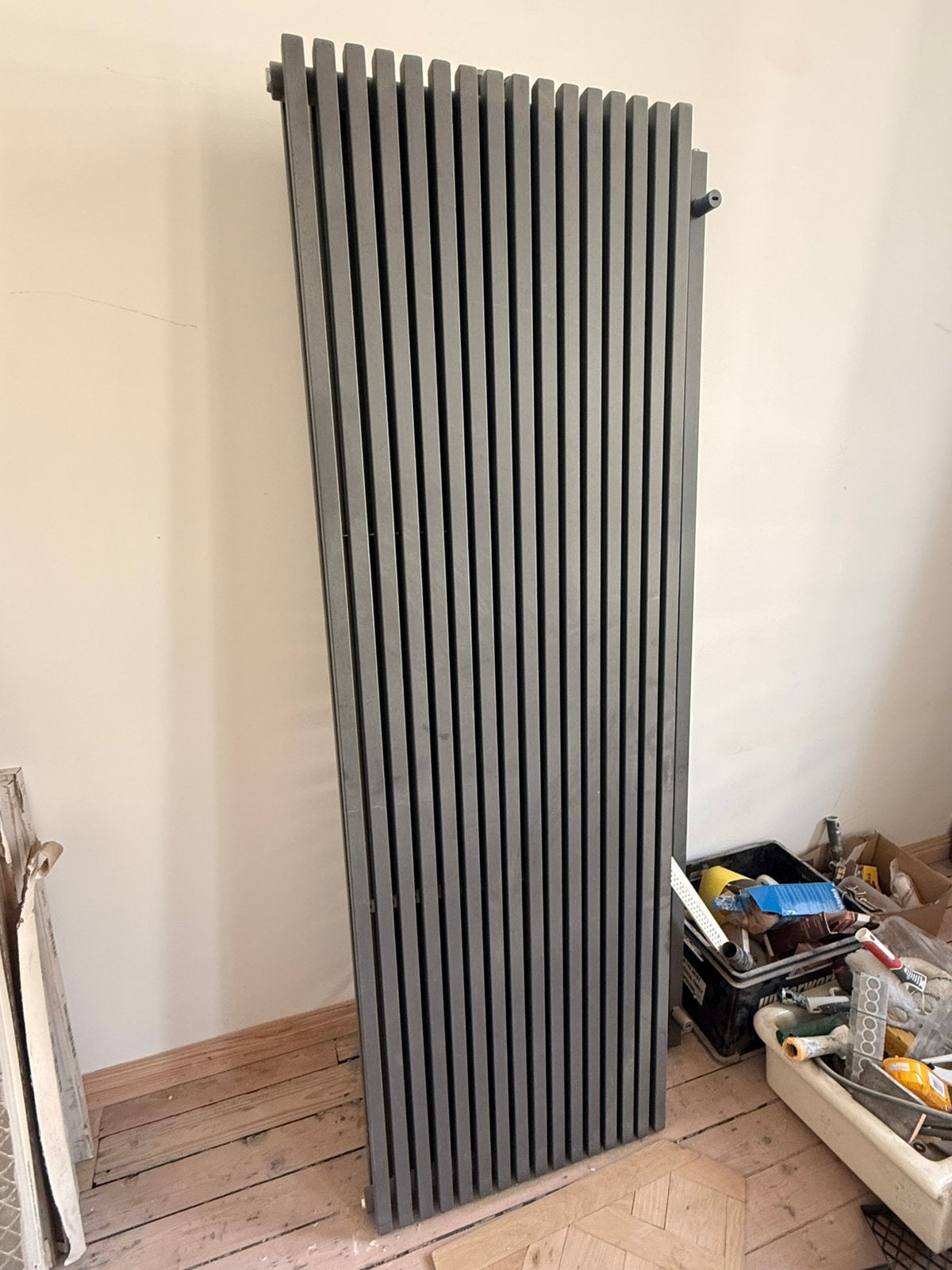 Verticale designradiator antraciet — 180  58 cm, Ophalen, Radiator, Minder dan 60 cm, Zo goed als nieuw