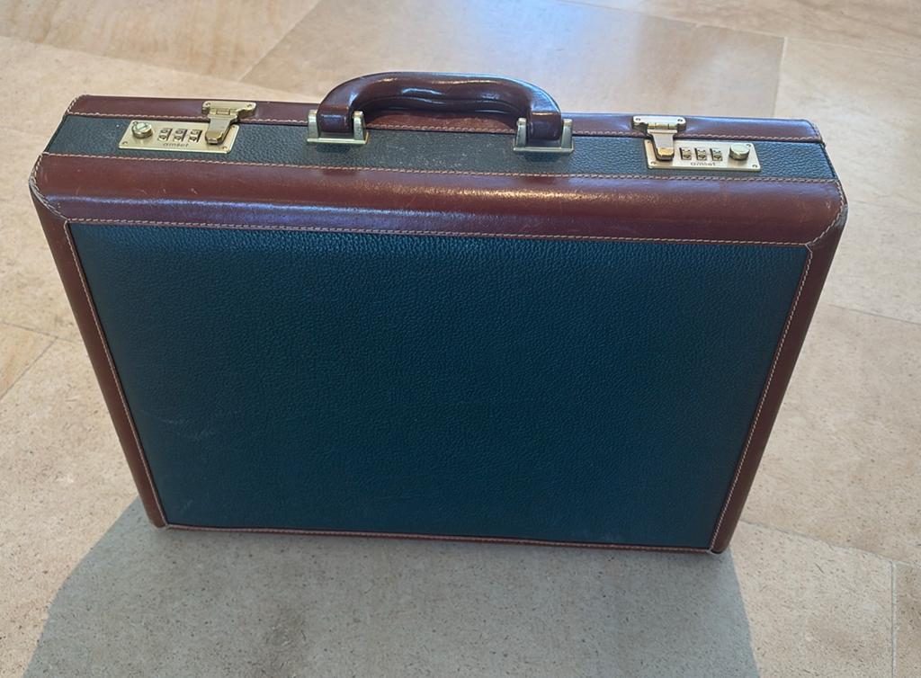 Vintage Amiet Attaché Briefcase – Black & Brown Hard Case, Bijoux, Sacs & Beauté, Valises, Enlèvement ou Envoi, Utilisé
