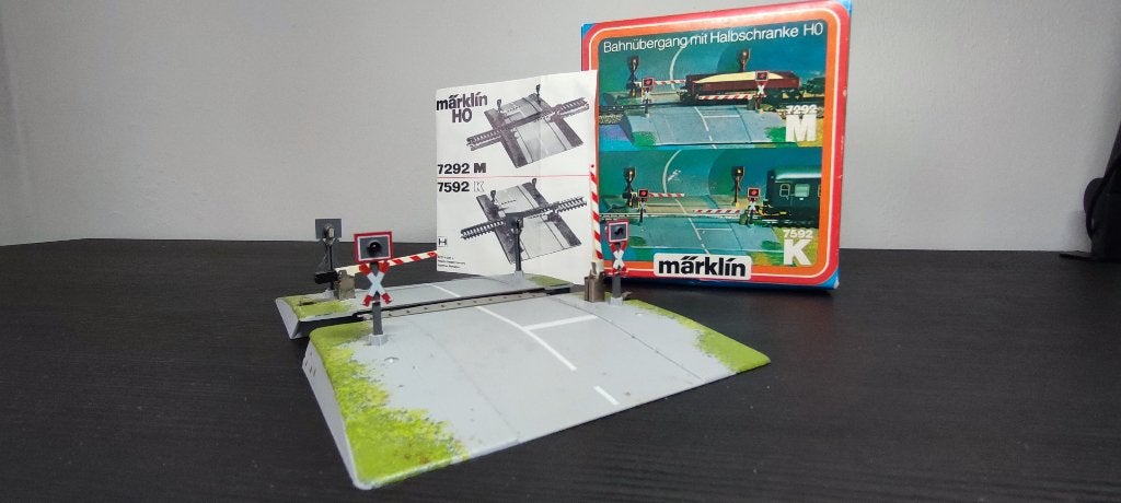 Märklin H0 rails, wissels, spoorwegovergang, Hobby en Vrije tijd, Ophalen, Wisselstroom, Rails, Zo goed als nieuw