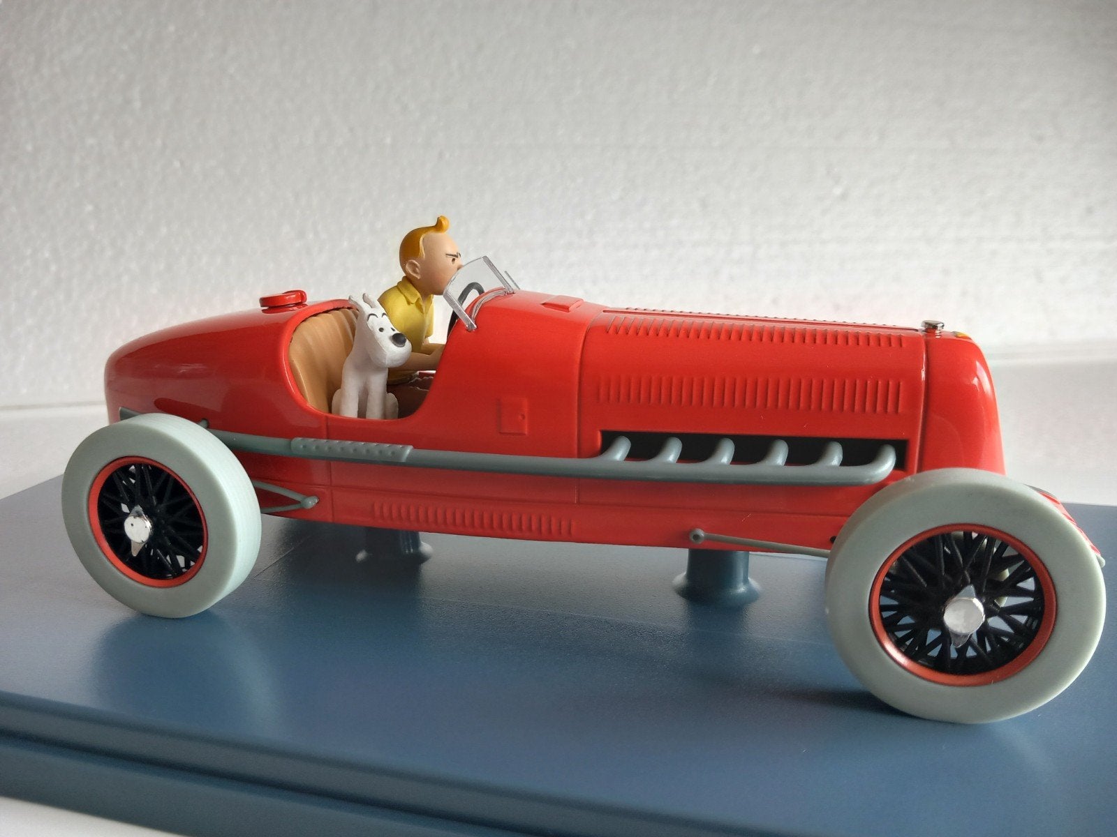 AUTO VAN KUIFJE 1/24 + PORTEFEUILLE, Ophalen of Verzenden, Auto