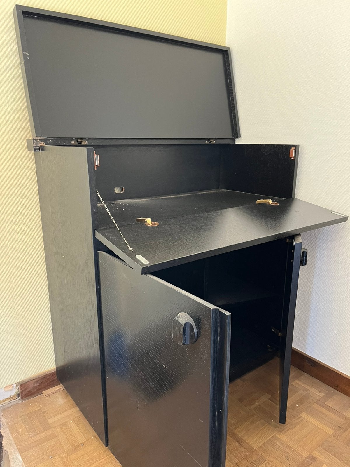 Multifunctionele kast met geheim vak, Ophalen, Zo goed als nieuw