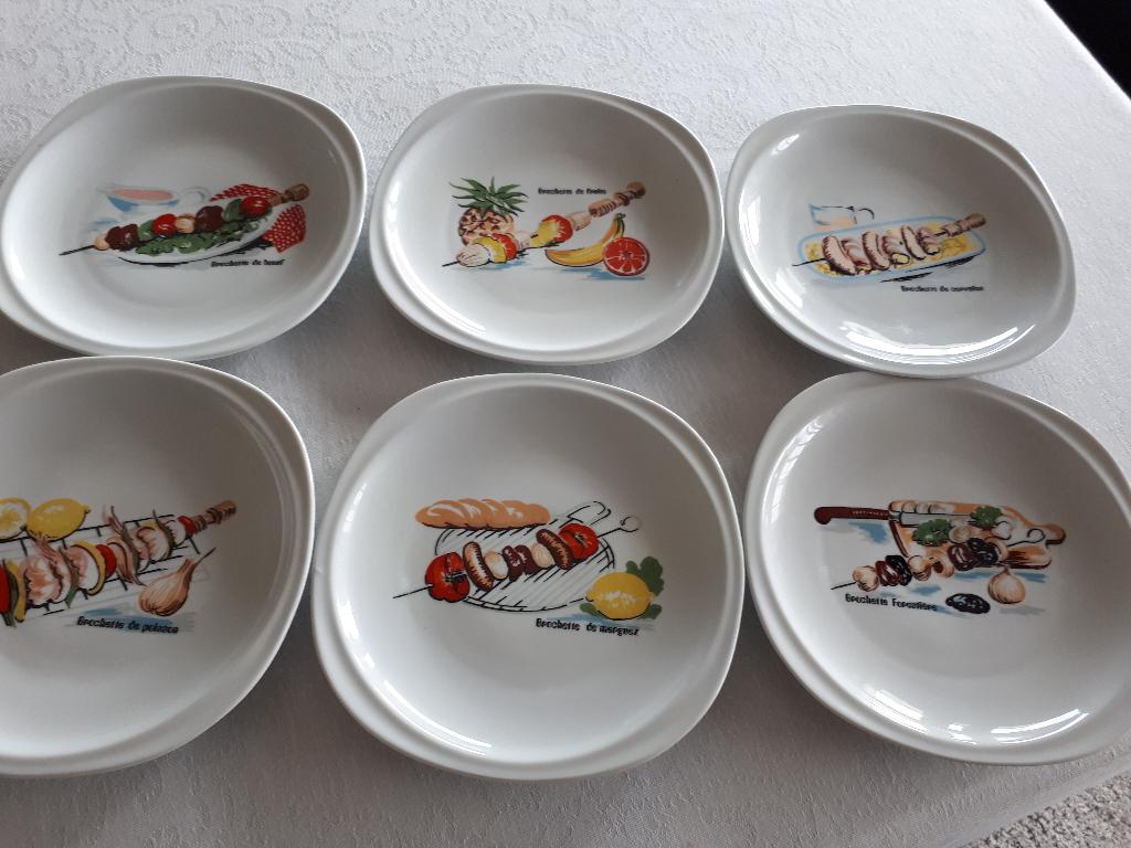 bol à brochettes + assiettes, Enlèvement ou Envoi, Porcelaine, Assiettes(s)