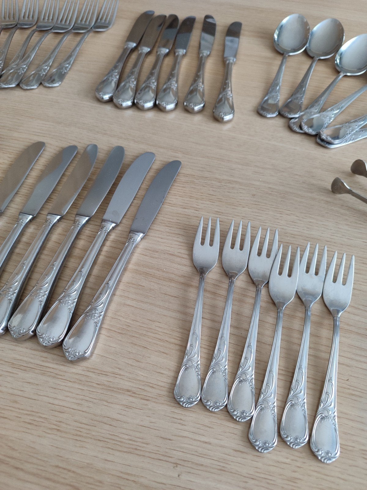 6 delig bestek Solingen totaal 42 stuks zilverkleurig
getek, Antiek en Kunst, Ophalen of Verzenden