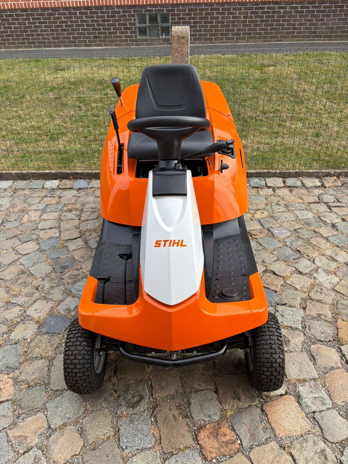STHIL RT 4082 BENZINE ZITMAAIER, Jardin & Terrasse, Tondeuses autoportées, Enlèvement, Comme neuf