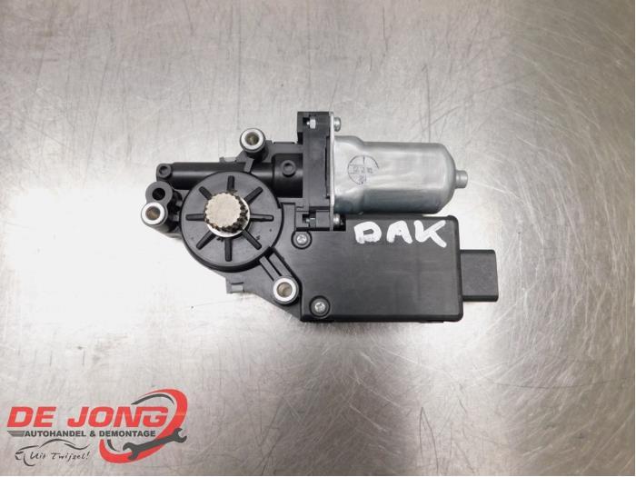 Schuifdak Motor van een Mitsubishi Outlander, Gebruikt, -, -, Ophalen of Verzenden