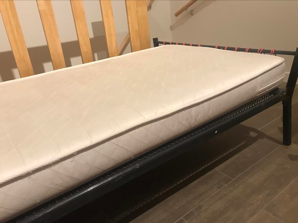 STEVİGE İJZEREN BED EN MATRAS , GOEDE STAAT !, Matelas, Enlèvement ou Envoi, Une personne, 80 cm