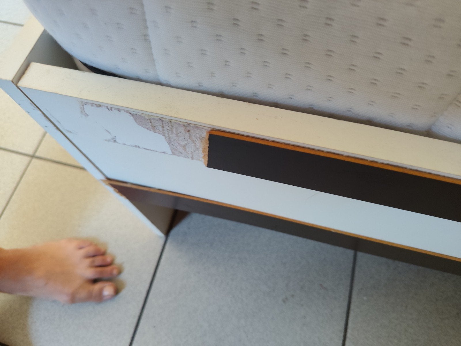 lit une personne avec matelas nikel, Enlèvement