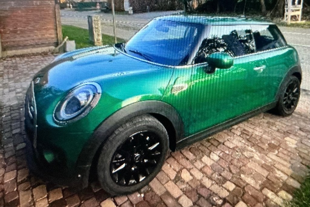Mini cooper one 06/20, Autos, Mini, Particulier, Cooper, Essence, Euro 6, Coupé, 3 portes, Boîte manuelle, Vert, Noir, Propulsion arrière