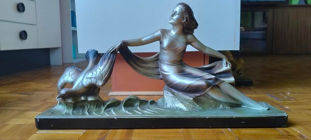 Art Deco beeld 'Lady and Bird" Picchioli, Antiek en Kunst, Ophalen, Art deco, Beeld, Grijs