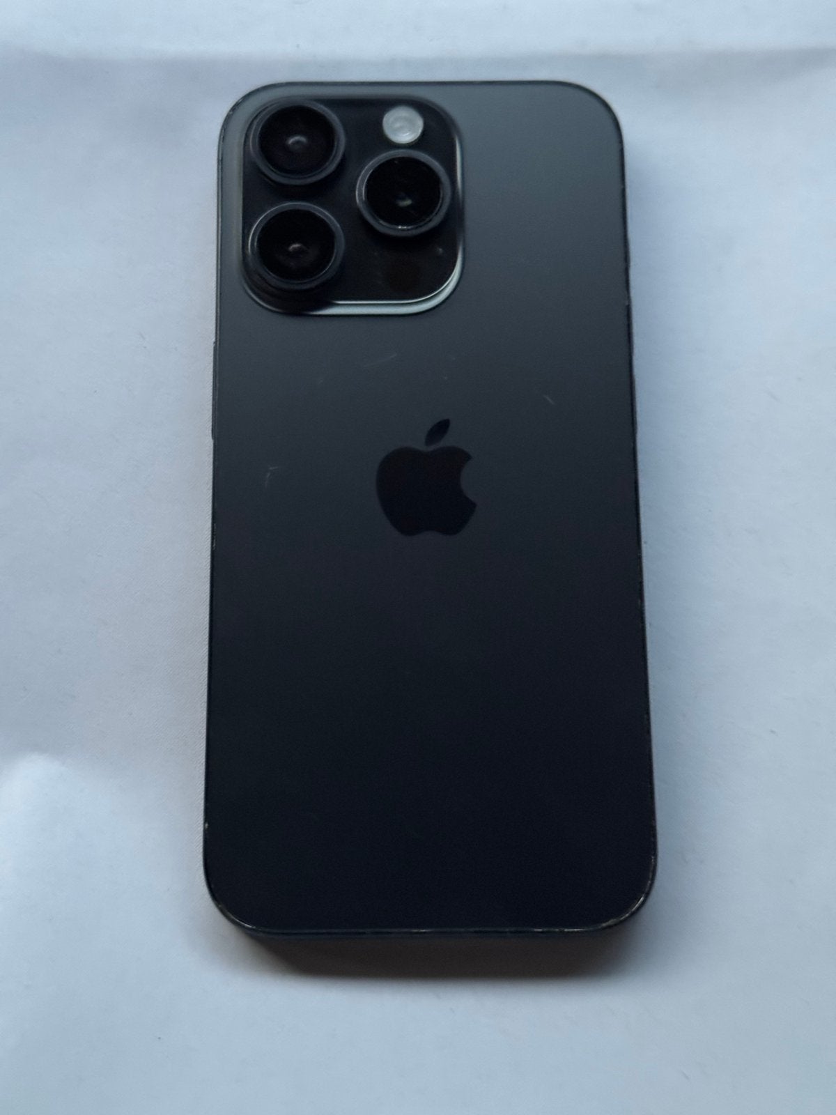 iPhone 15 Pro 128 Go (noir), Télécoms, Téléphonie mobile | Apple iPhone, 128 GB, Enlèvement ou Envoi, 88 %, Comme neuf