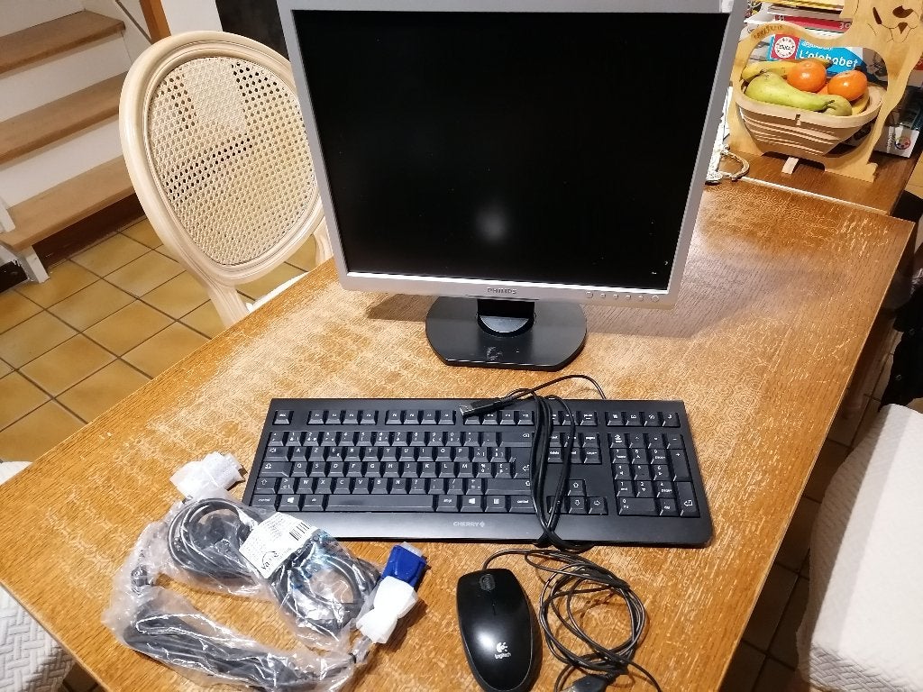 Ecran Philips Brilliance 190S + clavier + souris, Informatique & Logiciels, Philips, 61 à 100 Hz, Enlèvement, Utilisé