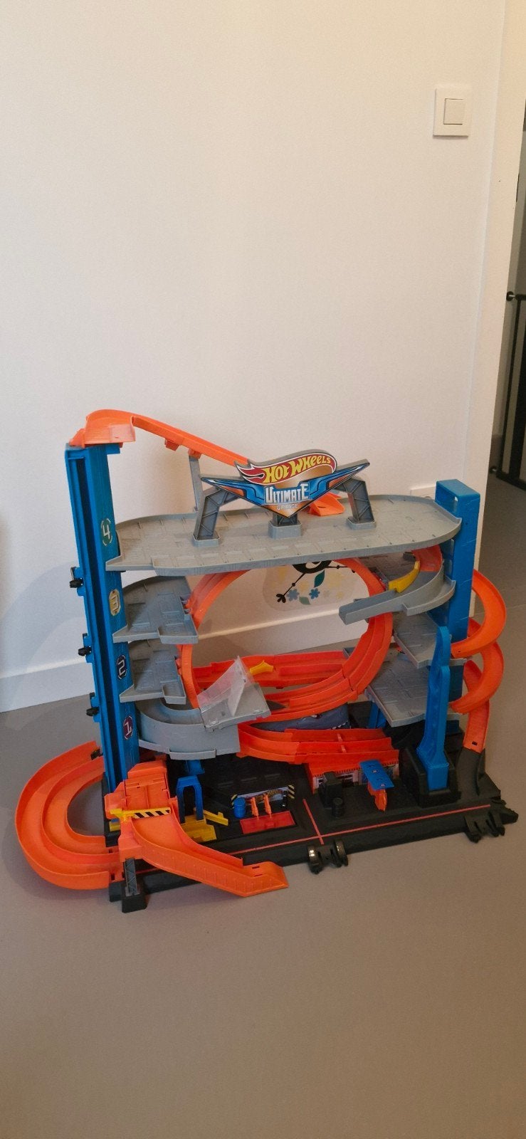 Garage hot weels'ultimate' + 2 auto's. Zeer goede staat!, Enfants & Bébés, Comme neuf, Enlèvement, Circuit, Hot Wheels