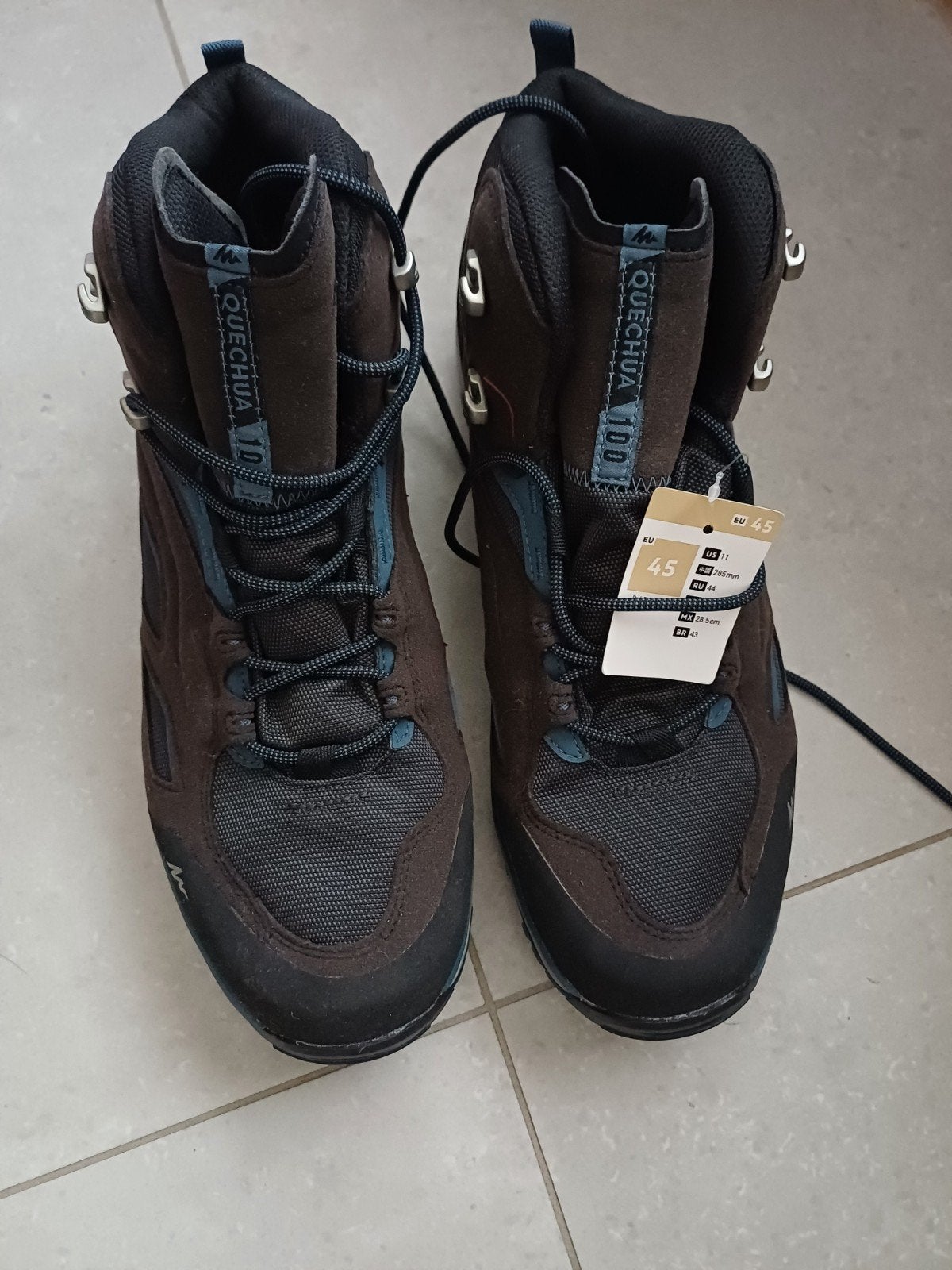 Gloednieuwe, ongedragen wandelschoenen van het merk Quechua, Ophalen, Nieuw
