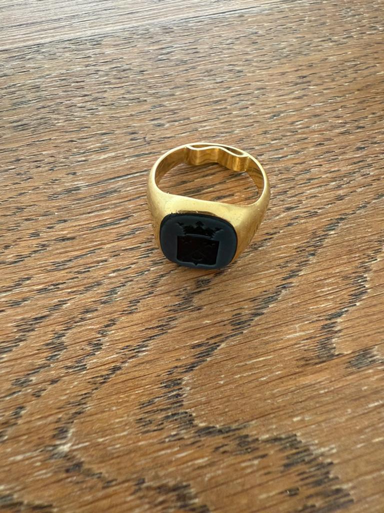 Chevaliere or 18 k bague écusson, Bijoux, Sacs & Beauté, Bagues, Enlèvement, Comme neuf, Or, Or