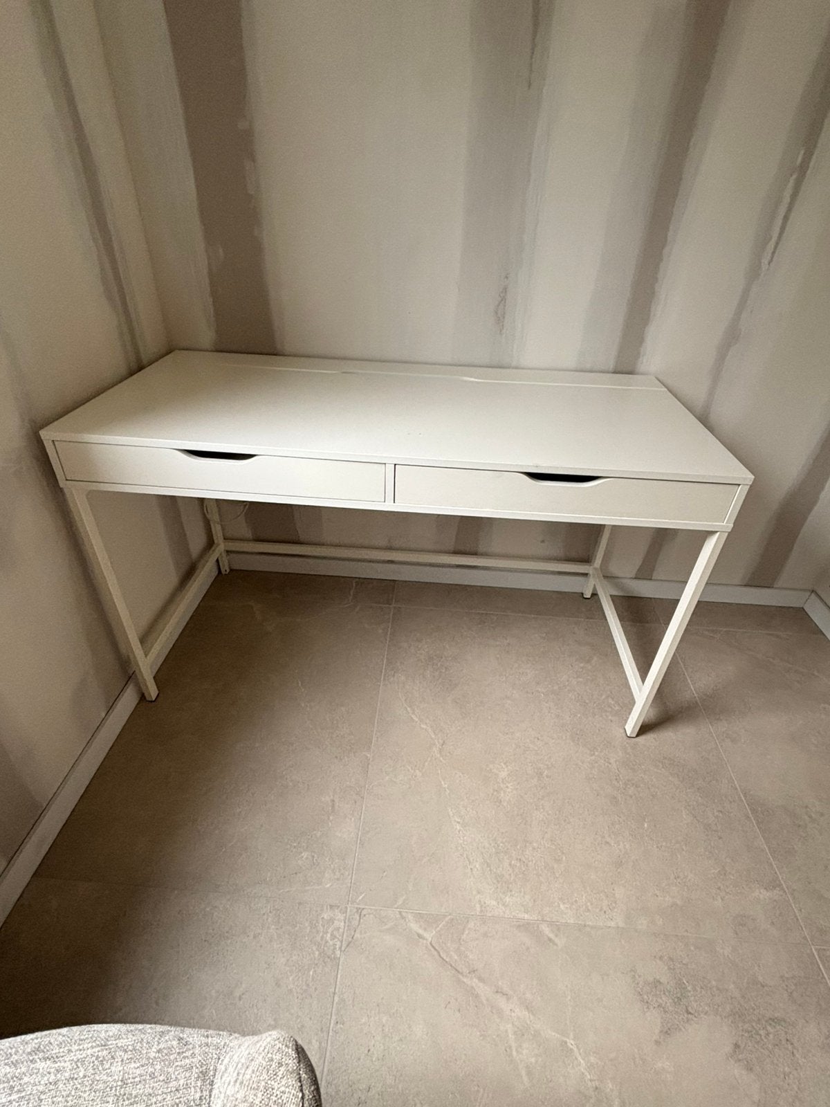 IKEA ALEX bureau – wit – 132x58 cm, Computers en Software, Laptoptafels, Ophalen, Gebruikt