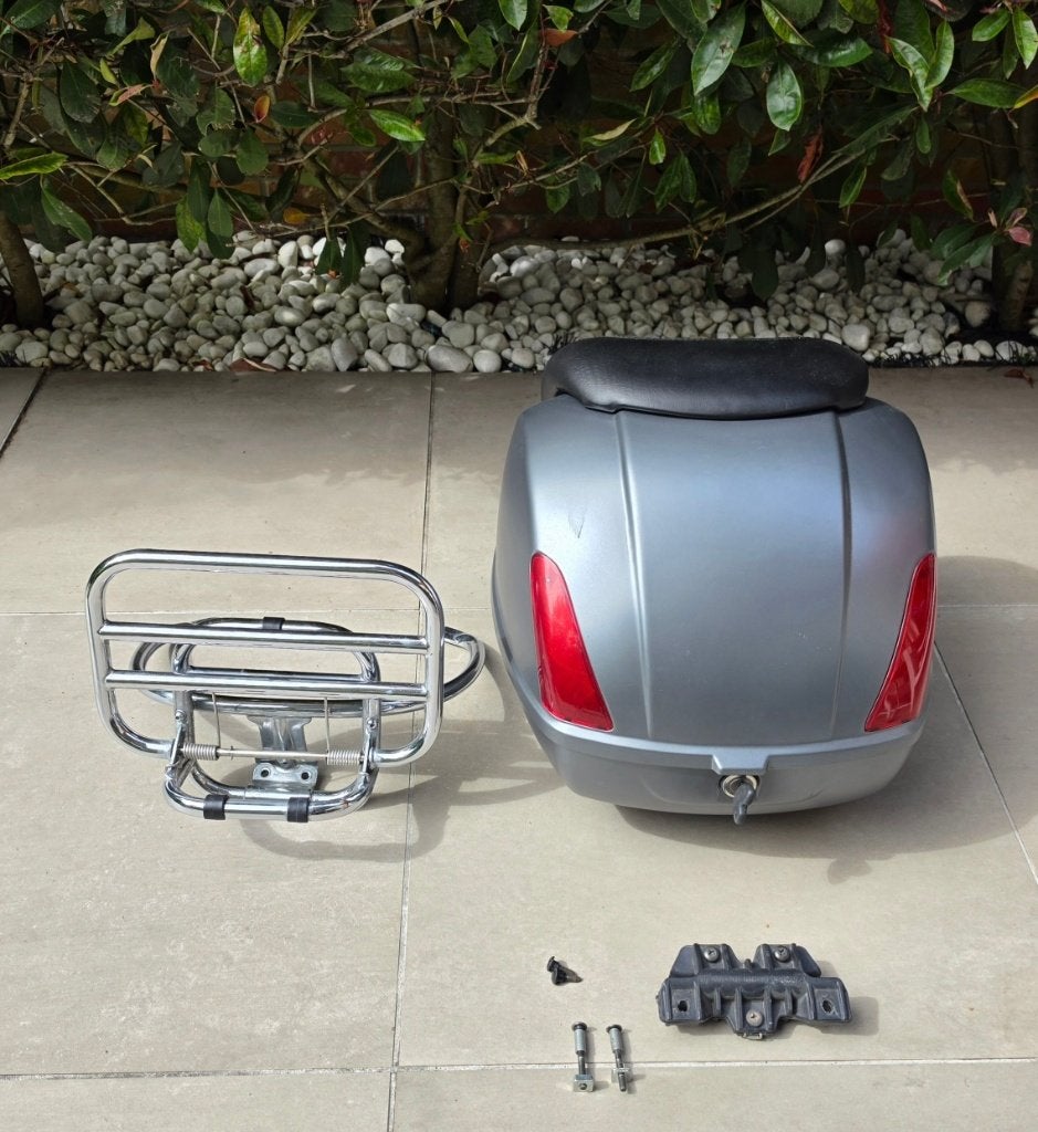 Topcase gris mat avec porte-rabat Vespa, Motos, Enlèvement ou Envoi, Comme neuf