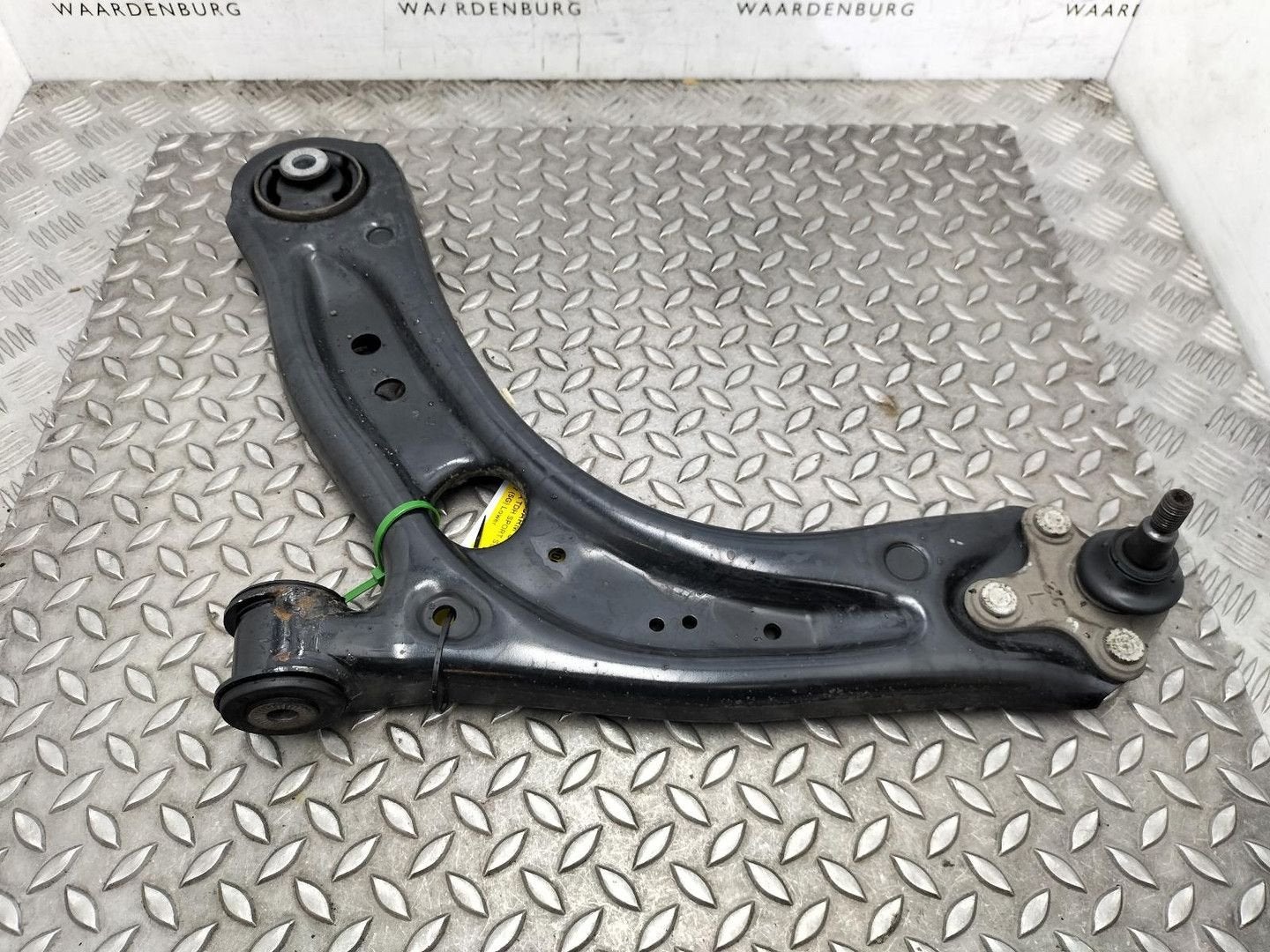 VOLKSWAGEN GOLF BQ1 Golf VII 11/16-01/20 DRAAGARM ONDER LV 2, Ophalen of Verzenden, Gebruikt, Stiba lid
