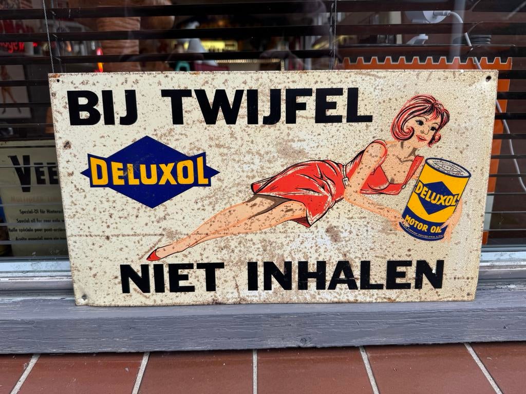 Ancien panneau publicitaire d'huile moteur DELUXOL, Collections, Marques & Objets publicitaires, Utilisé, Panneau publicitaire