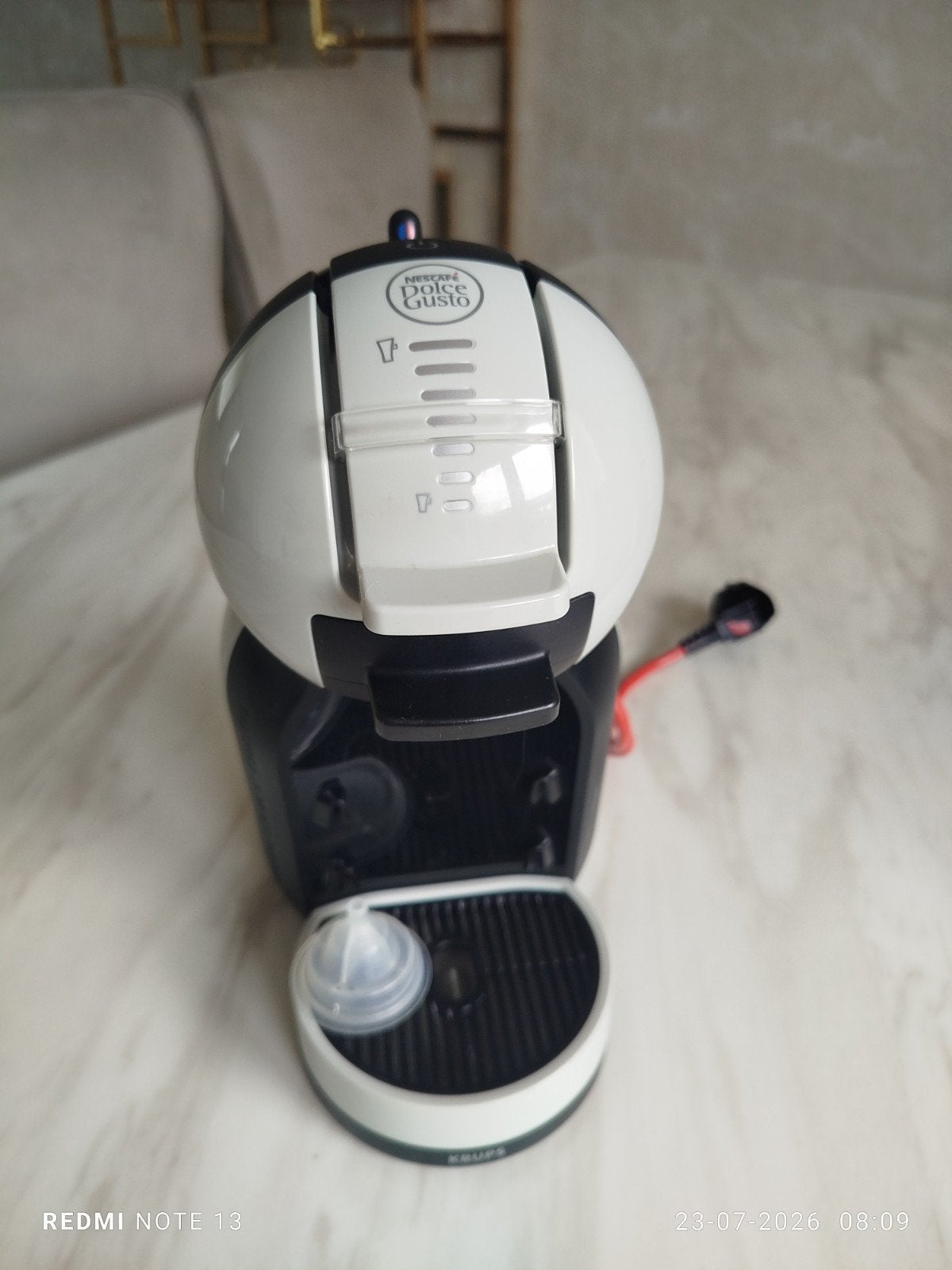 Nescafé Dolce Gusto Krups koffiemachine (Wit/Zwart), Elektronische apparatuur, Ophalen, Koffiemachine, Zo goed als nieuw, 2 tot 4 kopjes