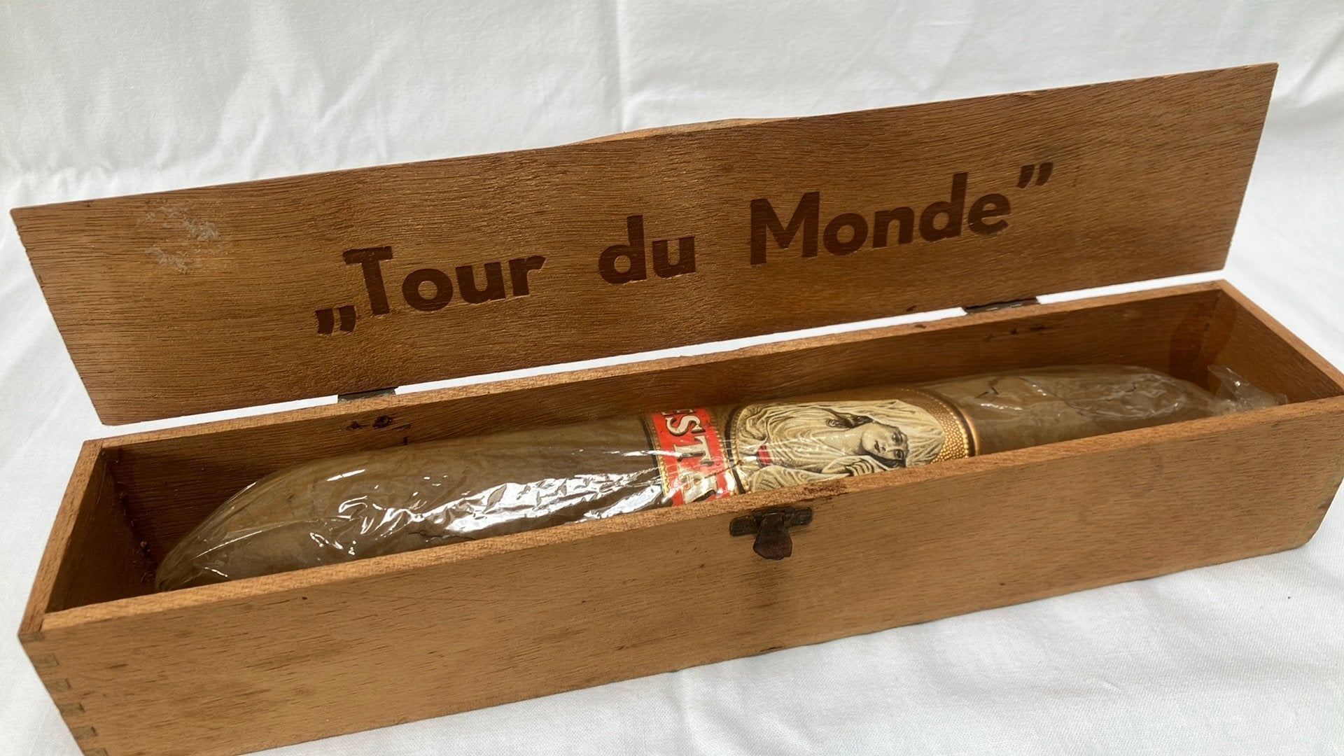 Ancien cigare décoratif dans une boîte assortie, Enlèvement ou Envoi
