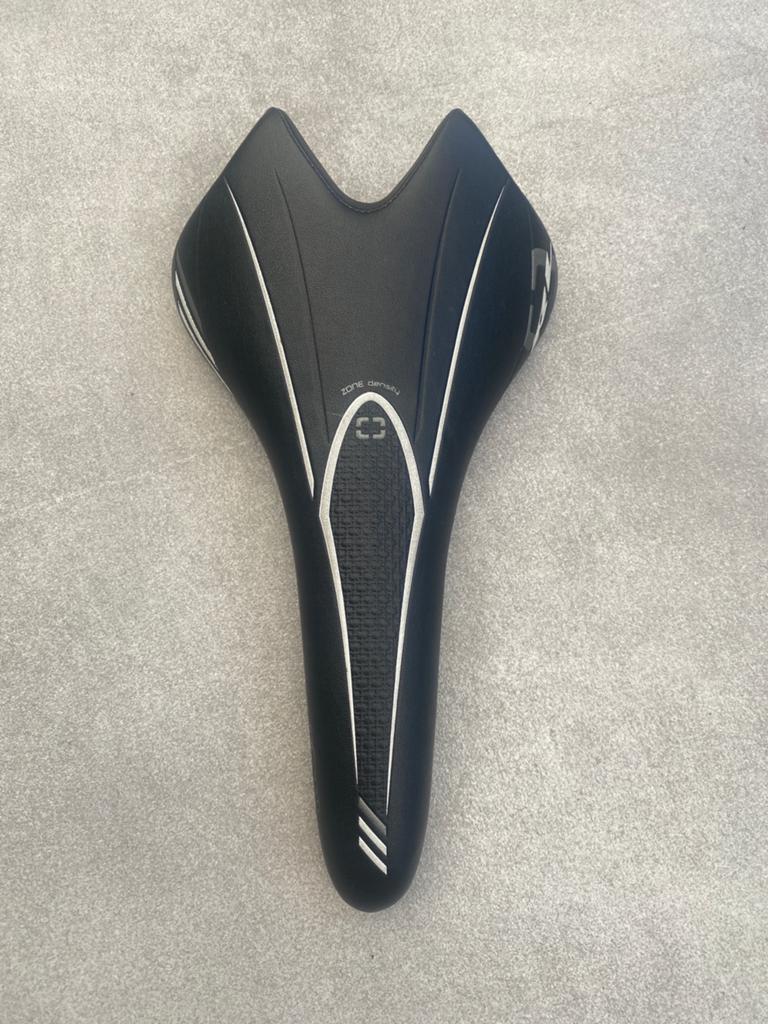 Koers zadel Bontrager, Fietsen en Brommers, Ophalen, Zo goed als nieuw